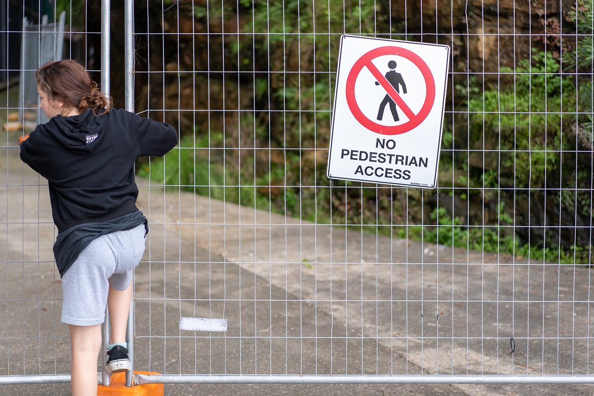 Wtargnięcie na teren prywatny – kary i metody zabezpieczeń